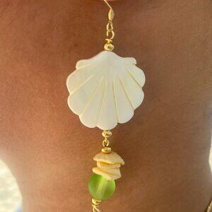 Caracol Earrings – Tropical Essence and Elegance